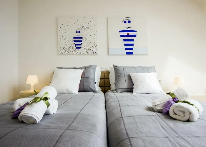 West Coast Luxury Apartment